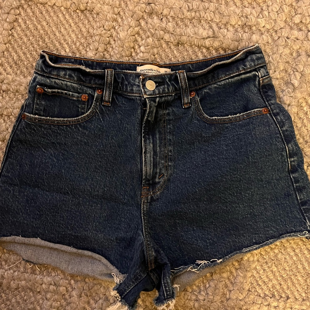 Abercrombie & Fitch 90s cutoff jean short